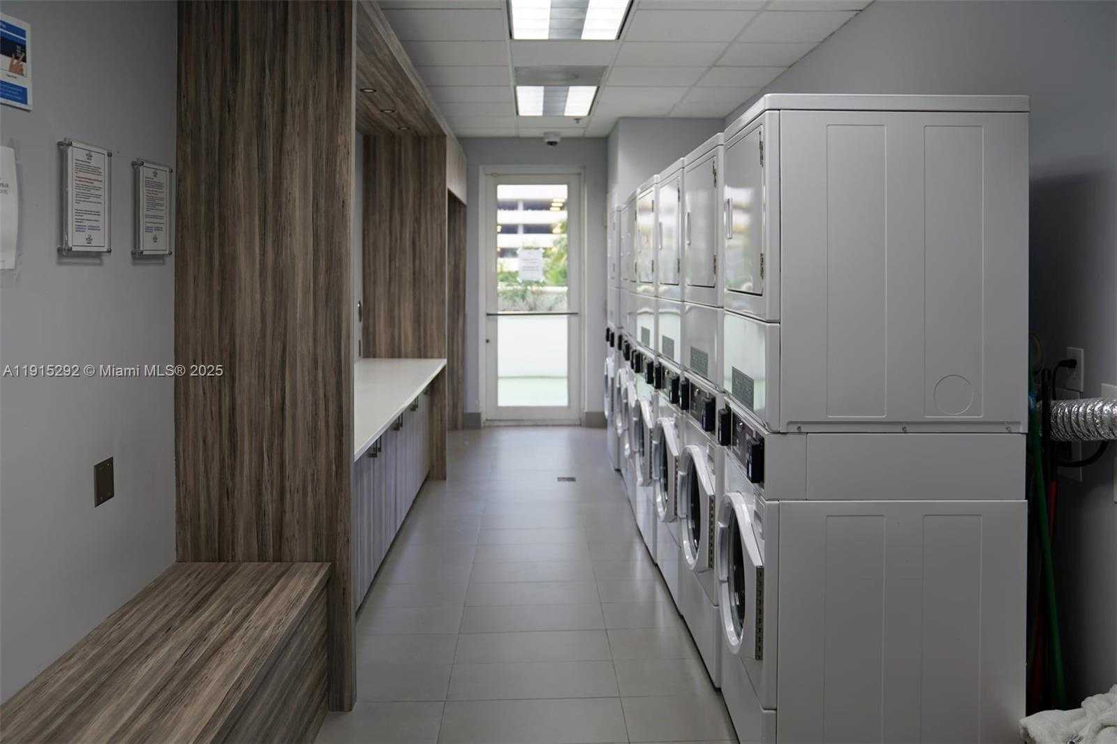 Small Image of 1200 BRICKELL BAY DR #1406, Miami Number 21