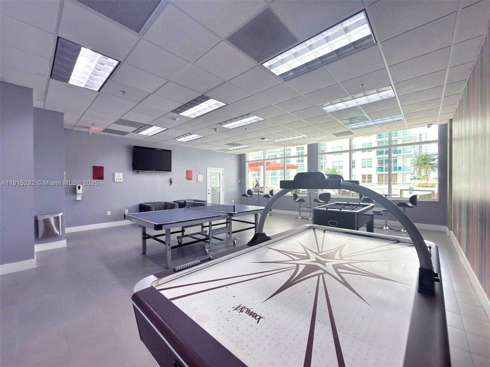 Small Image of 1200 BRICKELL BAY DR #1406, Miami Number 23