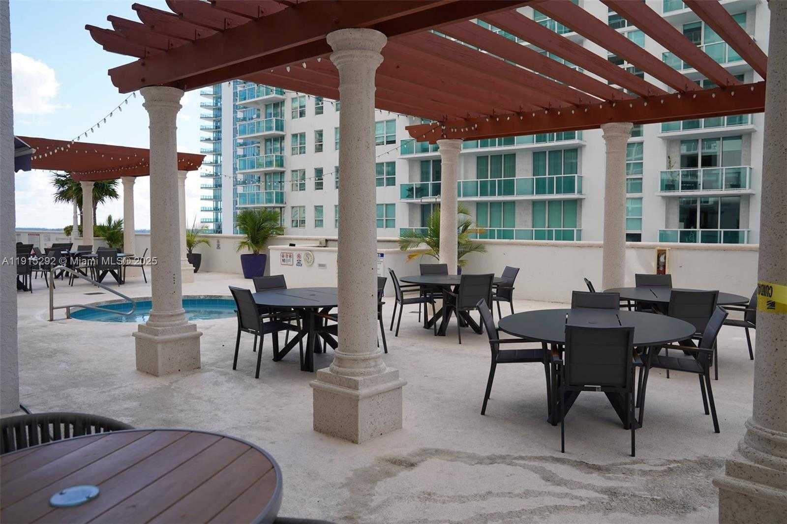 Small Image of 1200 BRICKELL BAY DR #1406, Miami Number 24