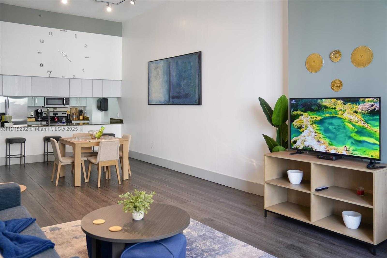 Small Image of 1200 BRICKELL BAY DR #1406, Miami Number 7