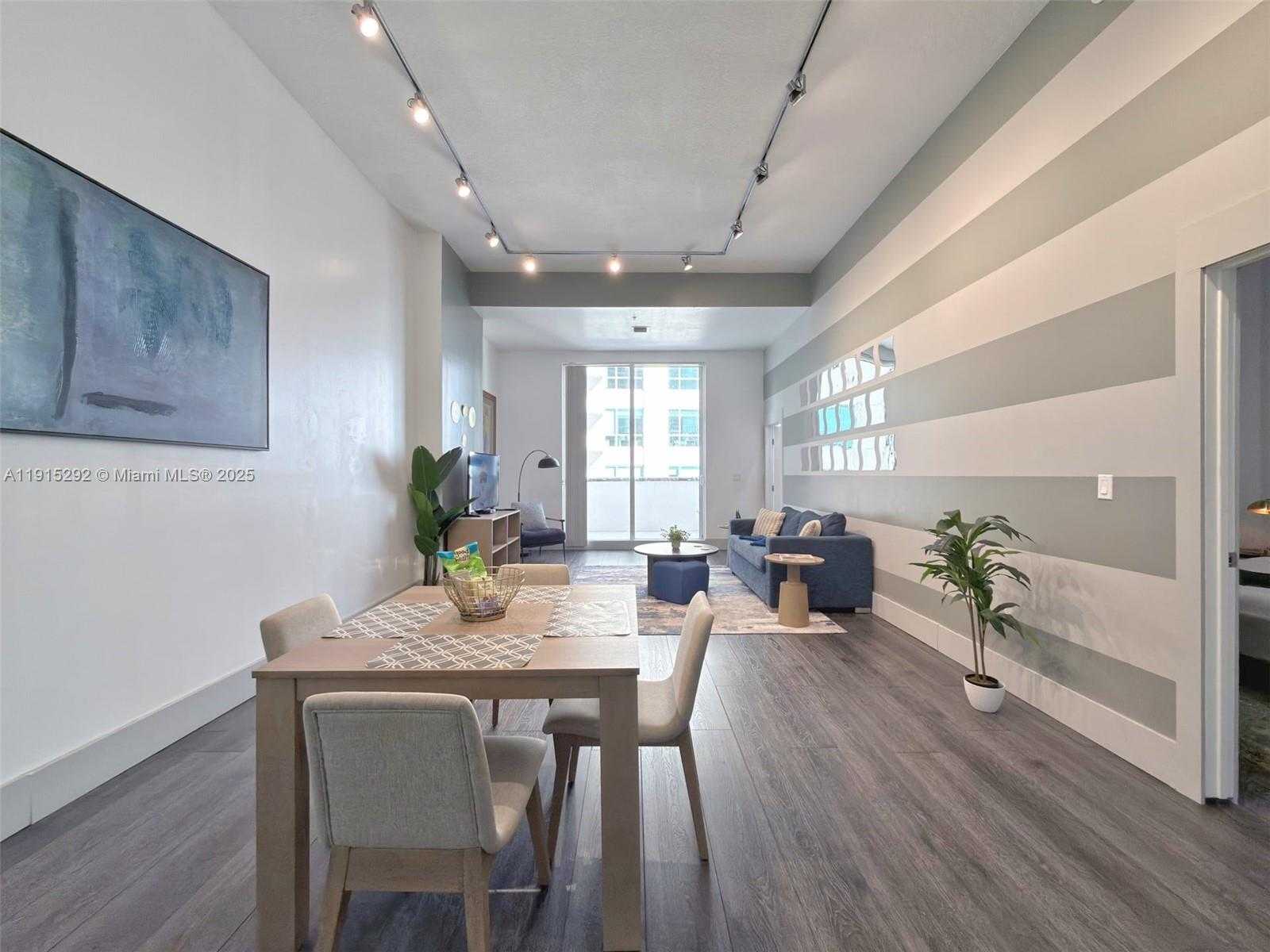 Small Image of 1200 BRICKELL BAY DR #1406, Miami Number 8