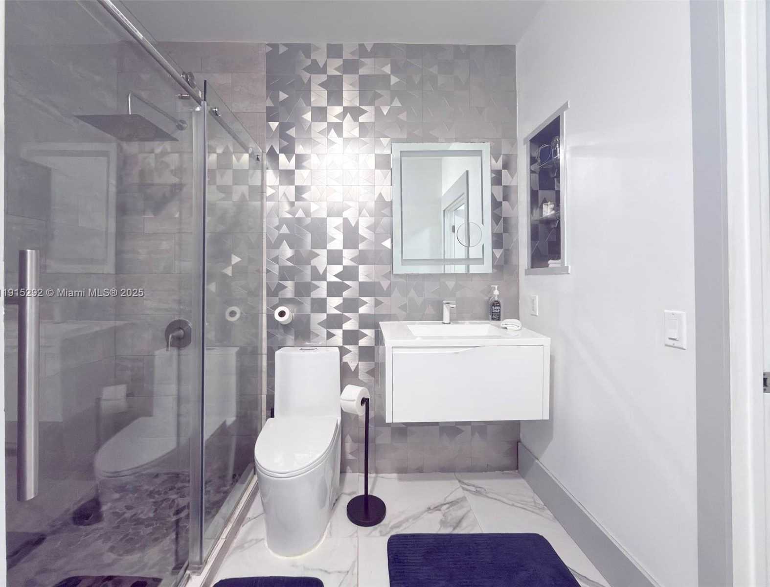 Small Image of 1200 BRICKELL BAY DR #1406, Miami Number 9