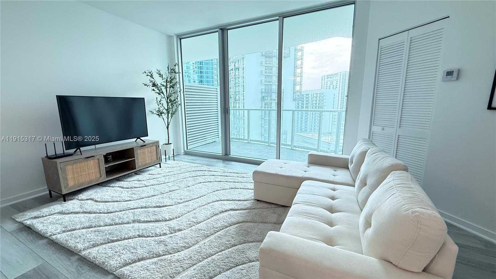 Small Image of 300 SOUTH BISCAYNE BLVD #T-2407, Miami Number 4