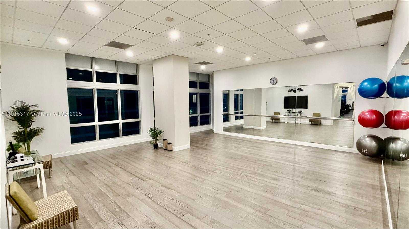 Small Image of 300 SOUTH BISCAYNE BLVD #T-2407, Miami Number 51