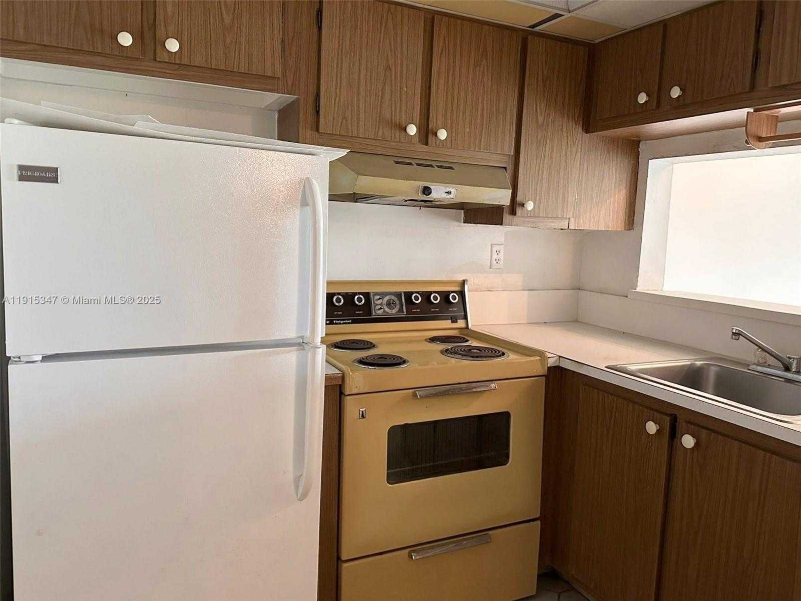 Small Image of 9090 LIME BAY BLVD #106, Tamarac Number 16