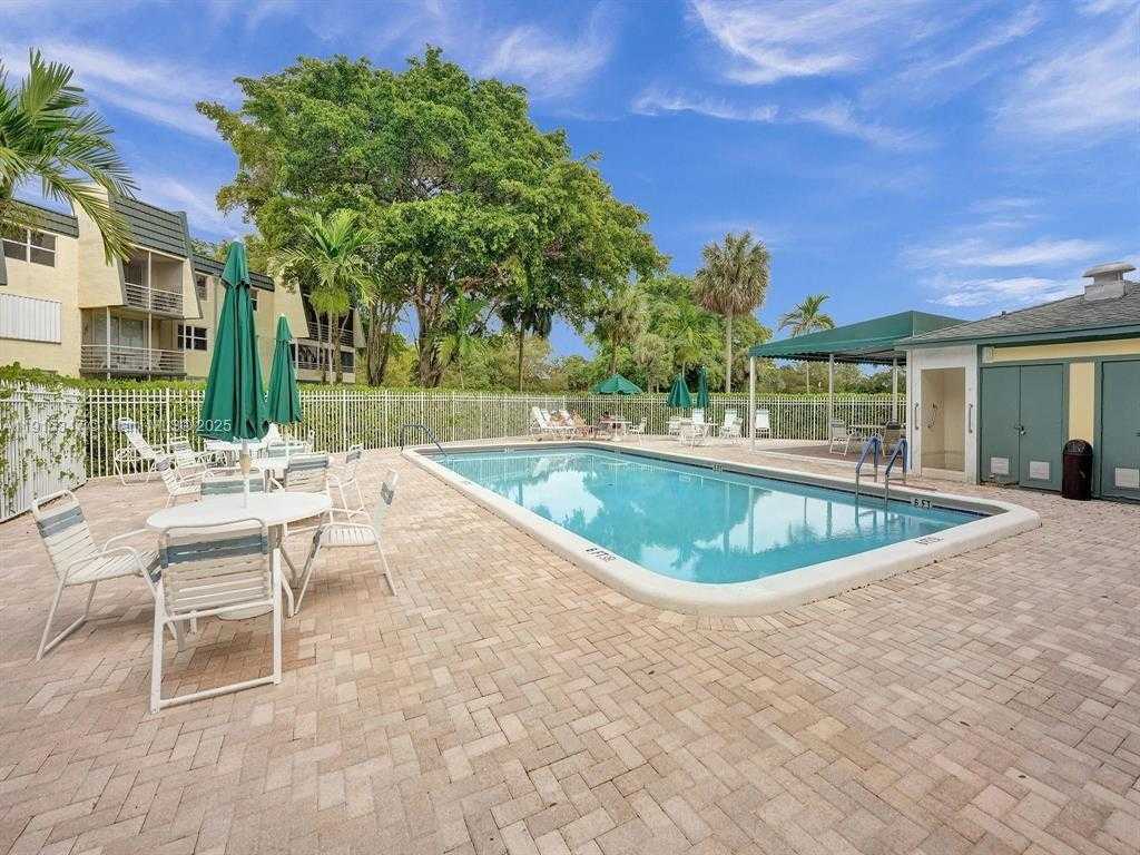 Small Image of 9090 LIME BAY BLVD #106, Tamarac Number 31