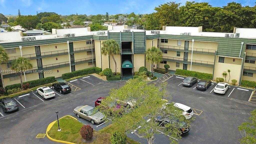Small Image of 9090 LIME BAY BLVD #106, Tamarac Number 38
