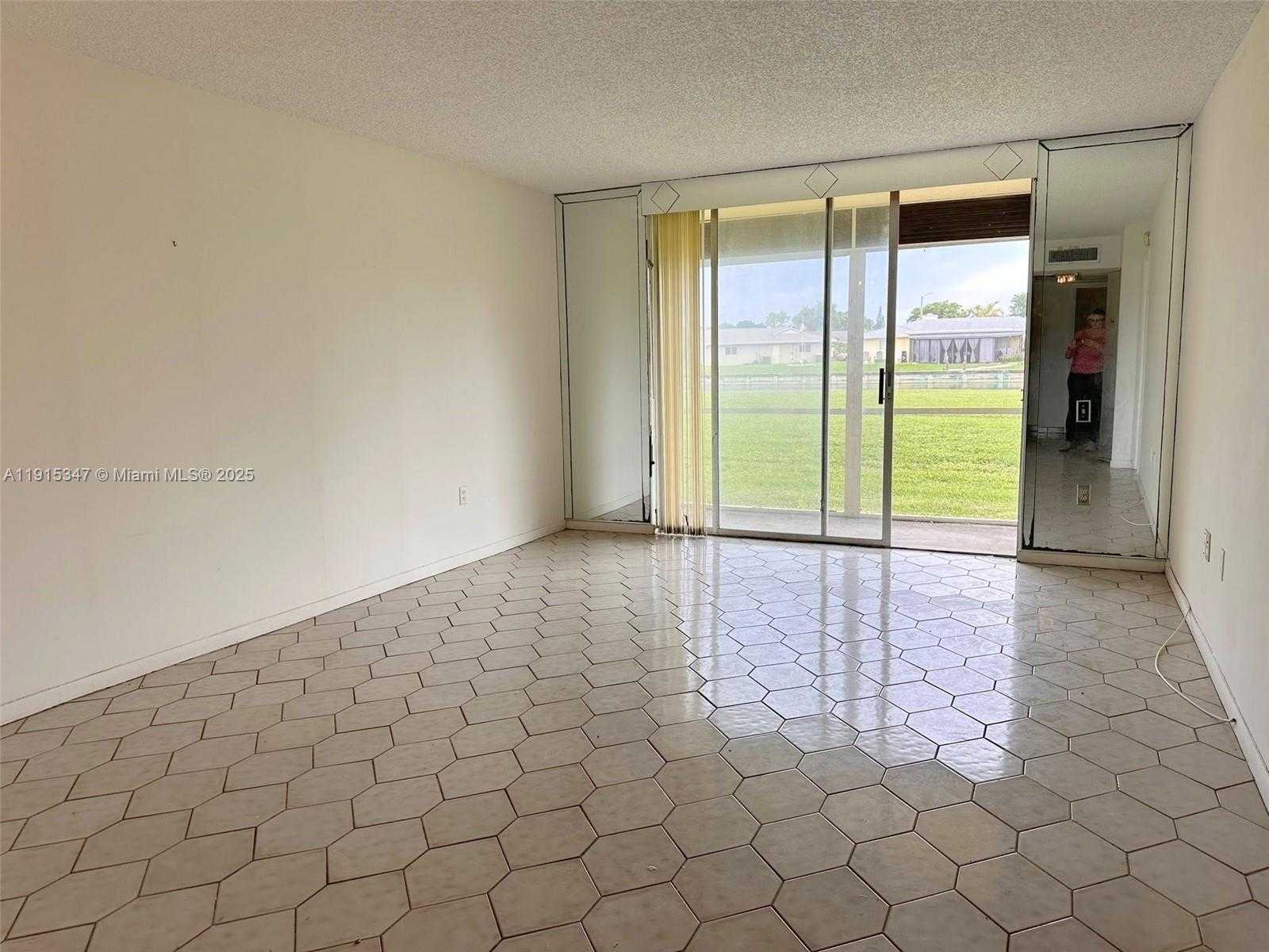 Small Image of 9090 LIME BAY BLVD #106, Tamarac Number 4