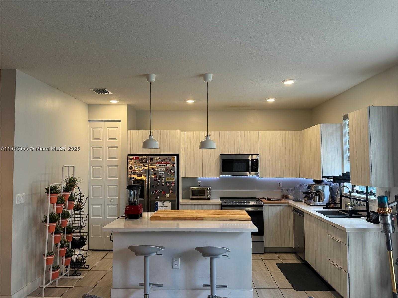 Small Image of 10574 NORTH WEST 81 ST TERRACE, Doral Number 6