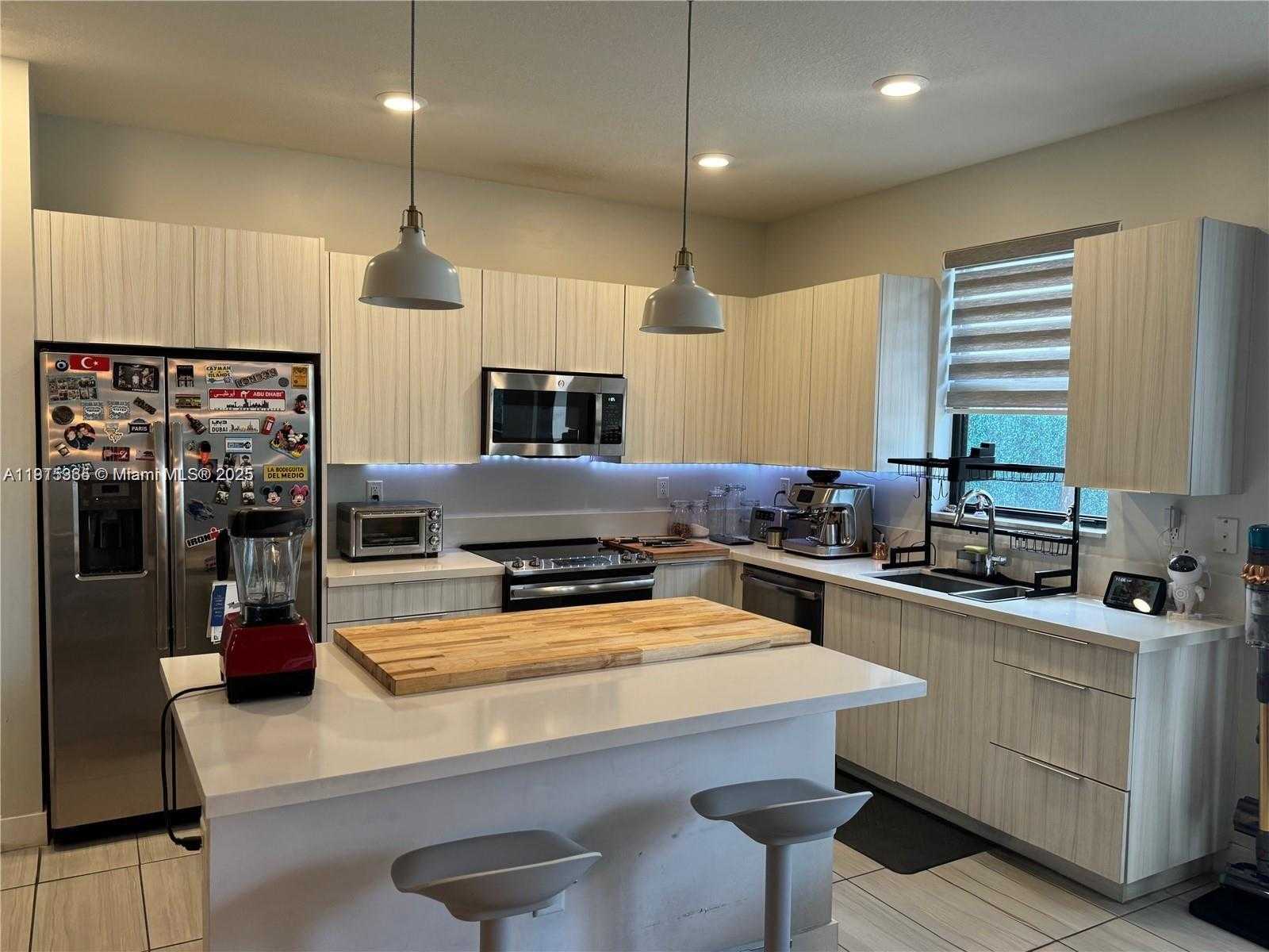 Small Image of 10574 NORTH WEST 81 ST TERRACE, Doral Number 7