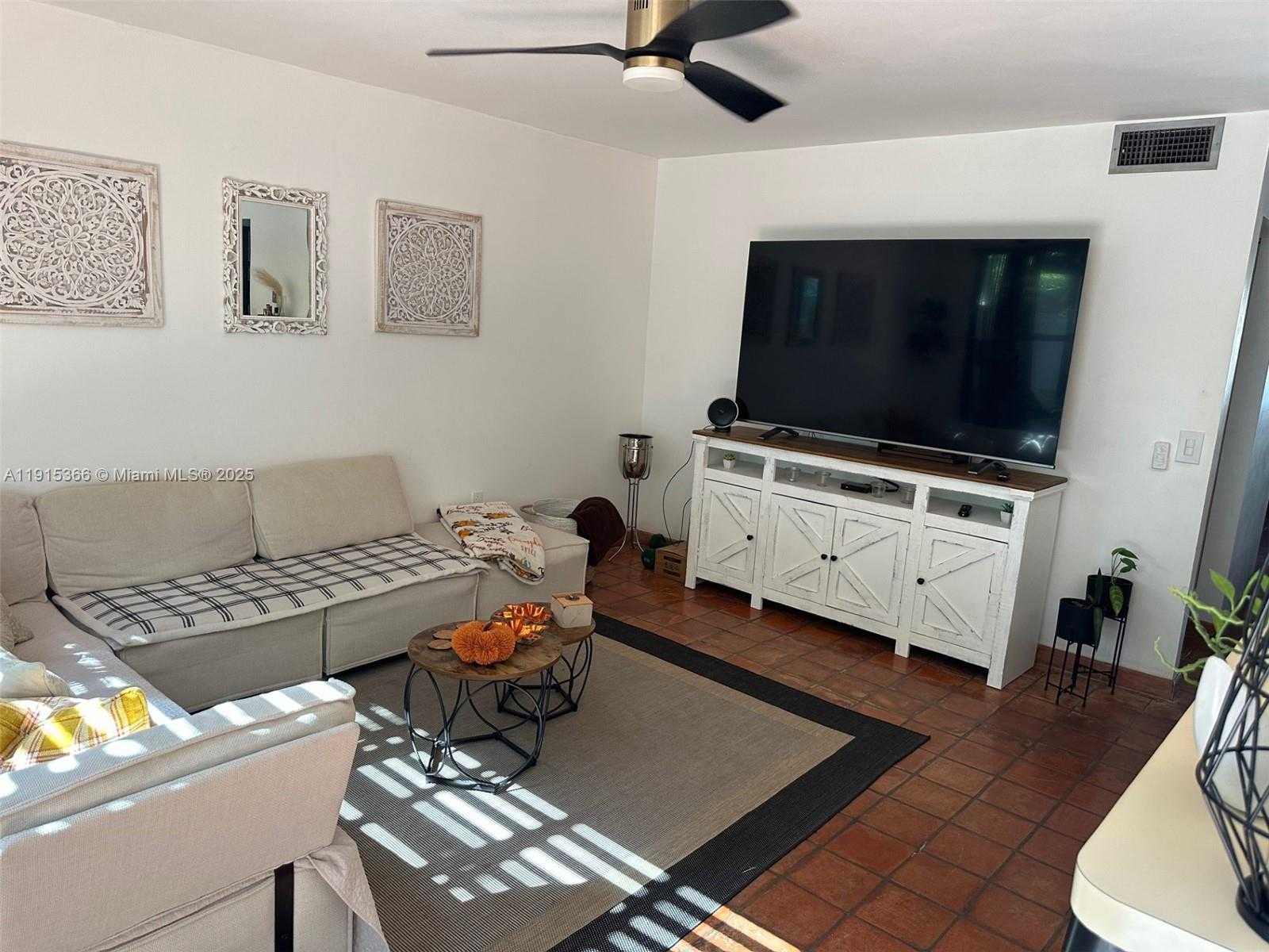 Small Image of 13360 SOUTH WEST 90TH TER #A, Miami Number 12