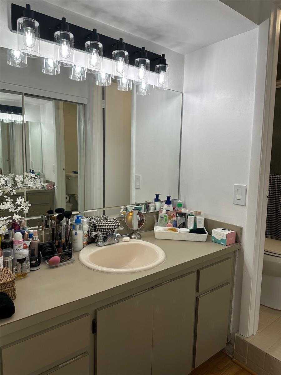 Small Image of 13360 SOUTH WEST 90TH TER #A, Miami Number 21