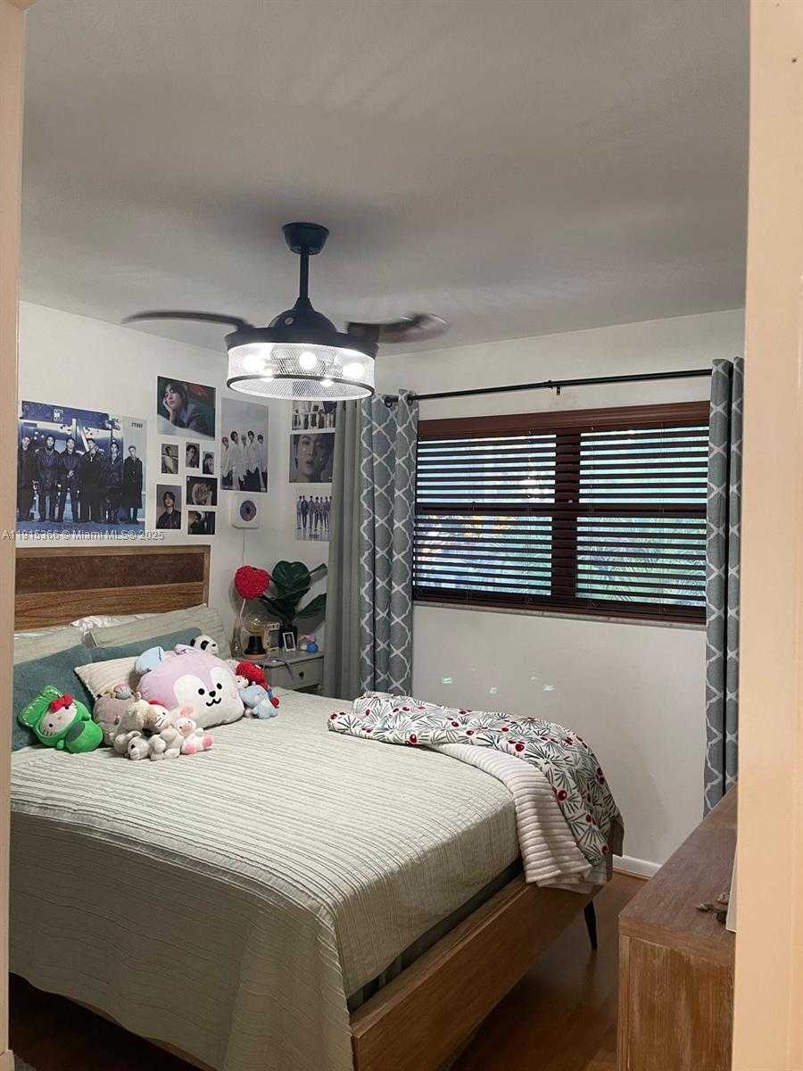 Small Image of 13360 SOUTH WEST 90TH TER #A, Miami Number 23