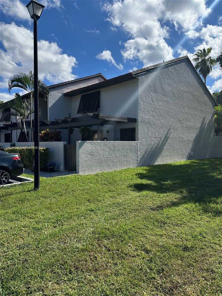 Small Image of 13360 SOUTH WEST 90TH TER #A, Miami Number 3