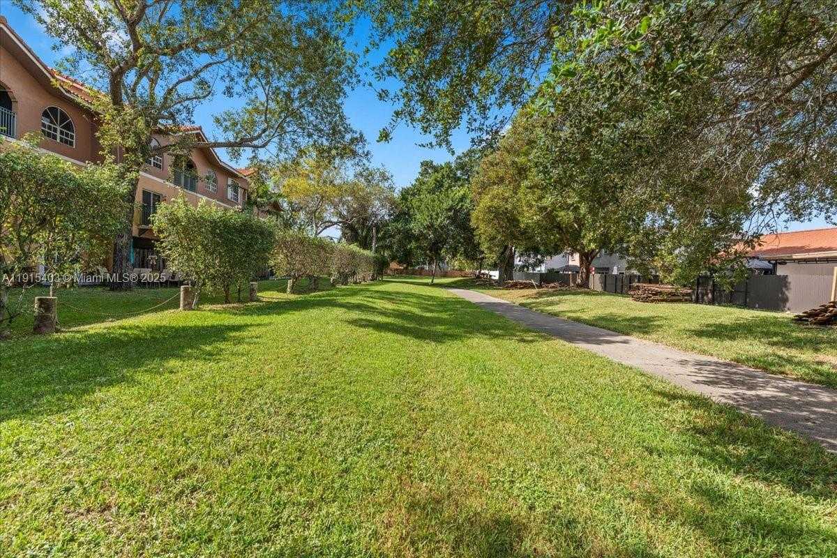 Small Image of 10014 HAMMOCKS BLVD #204-4, Miami Number 40