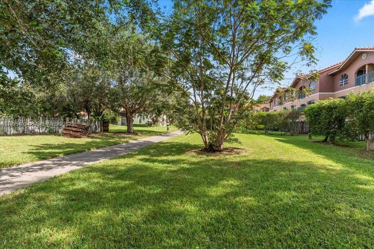 Small Image of 10014 HAMMOCKS BLVD #204-4, Miami Number 41