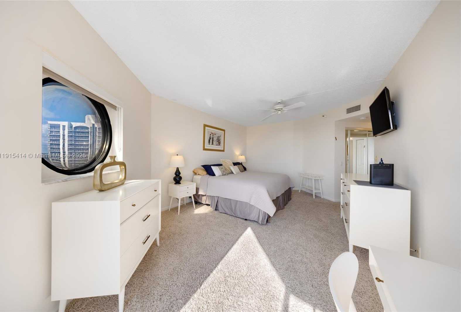 Small Image of 3610 YACHT CLUB DR #1409, Aventura Number 16