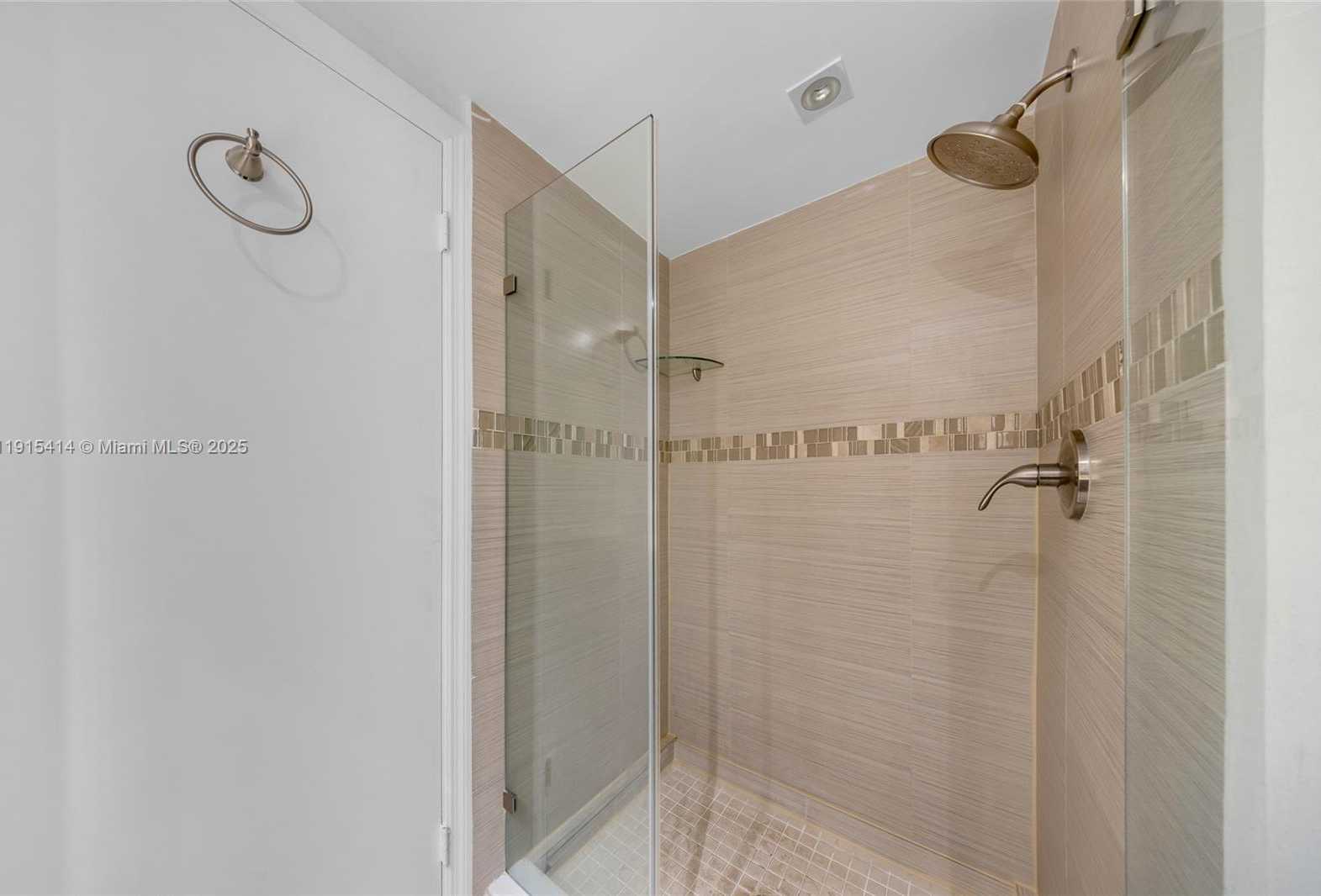 Small Image of 3610 YACHT CLUB DR #1409, Aventura Number 21