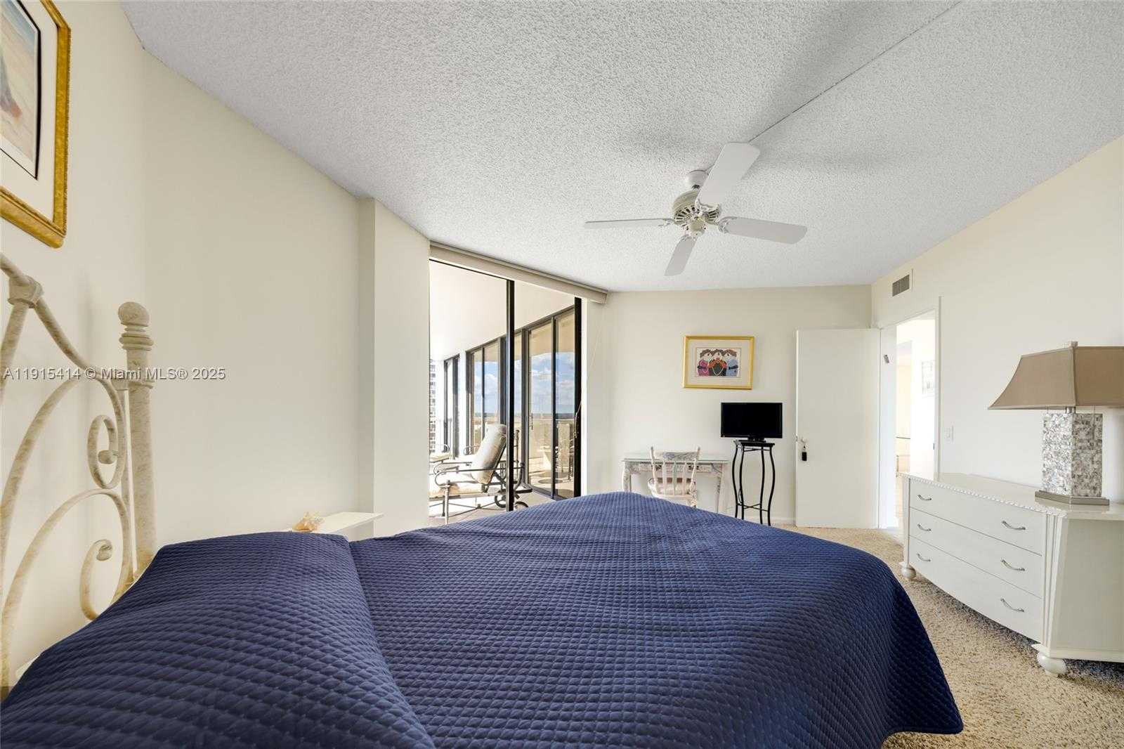 Small Image of 3610 YACHT CLUB DR #1409, Aventura Number 24