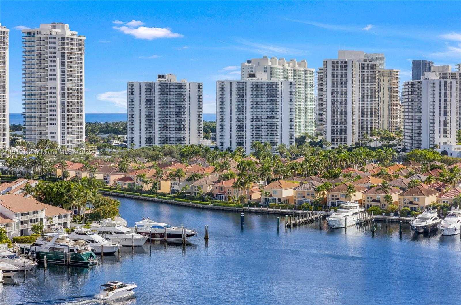 Small Image of 3610 YACHT CLUB DR #1409, Aventura Number 31