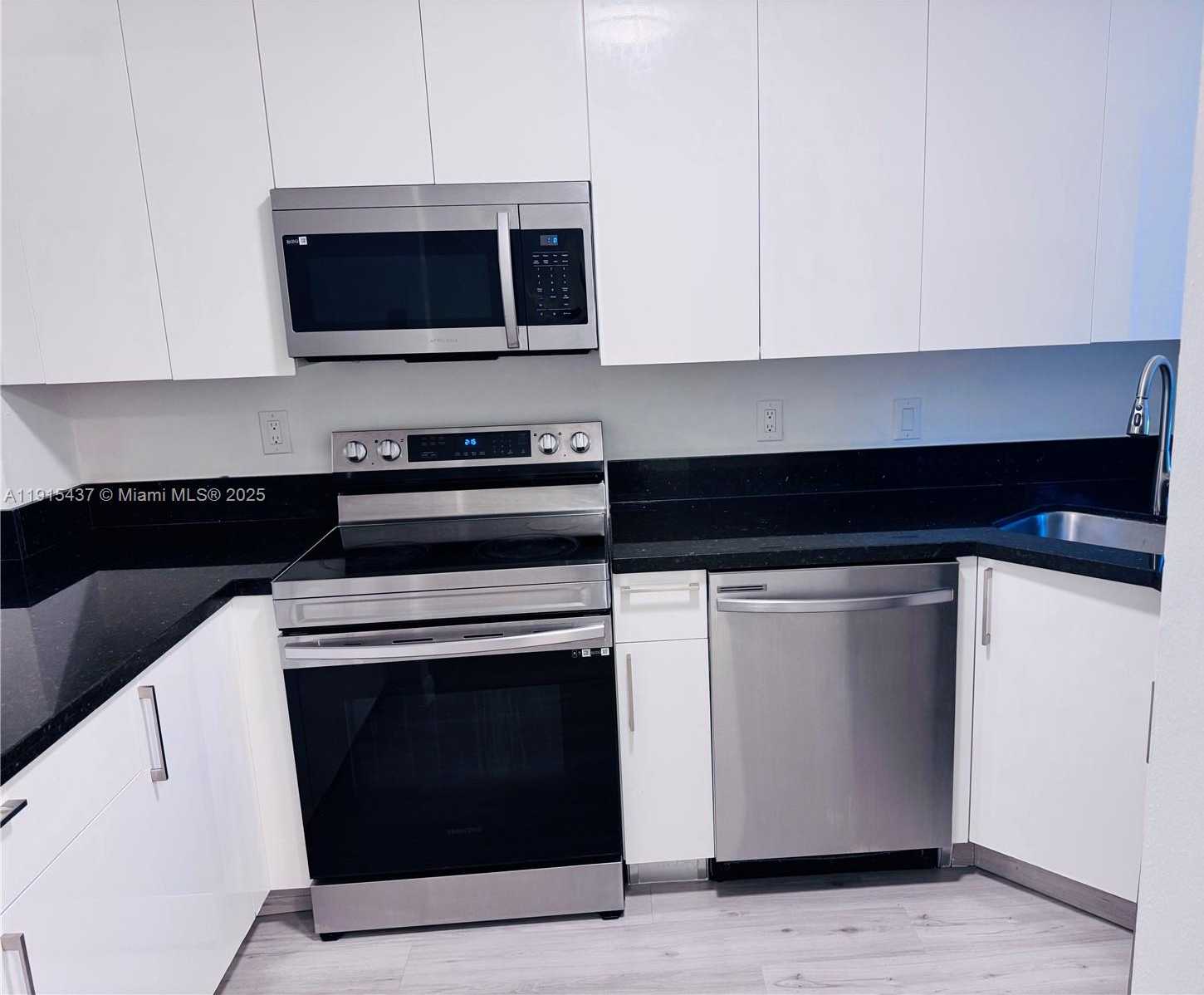 Small Image of 2660 WEST 76TH ST #207, Hialeah Number 4