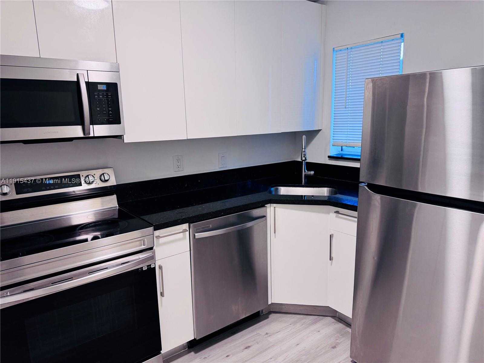 Small Image of 2660 WEST 76TH ST #207, Hialeah Number 5