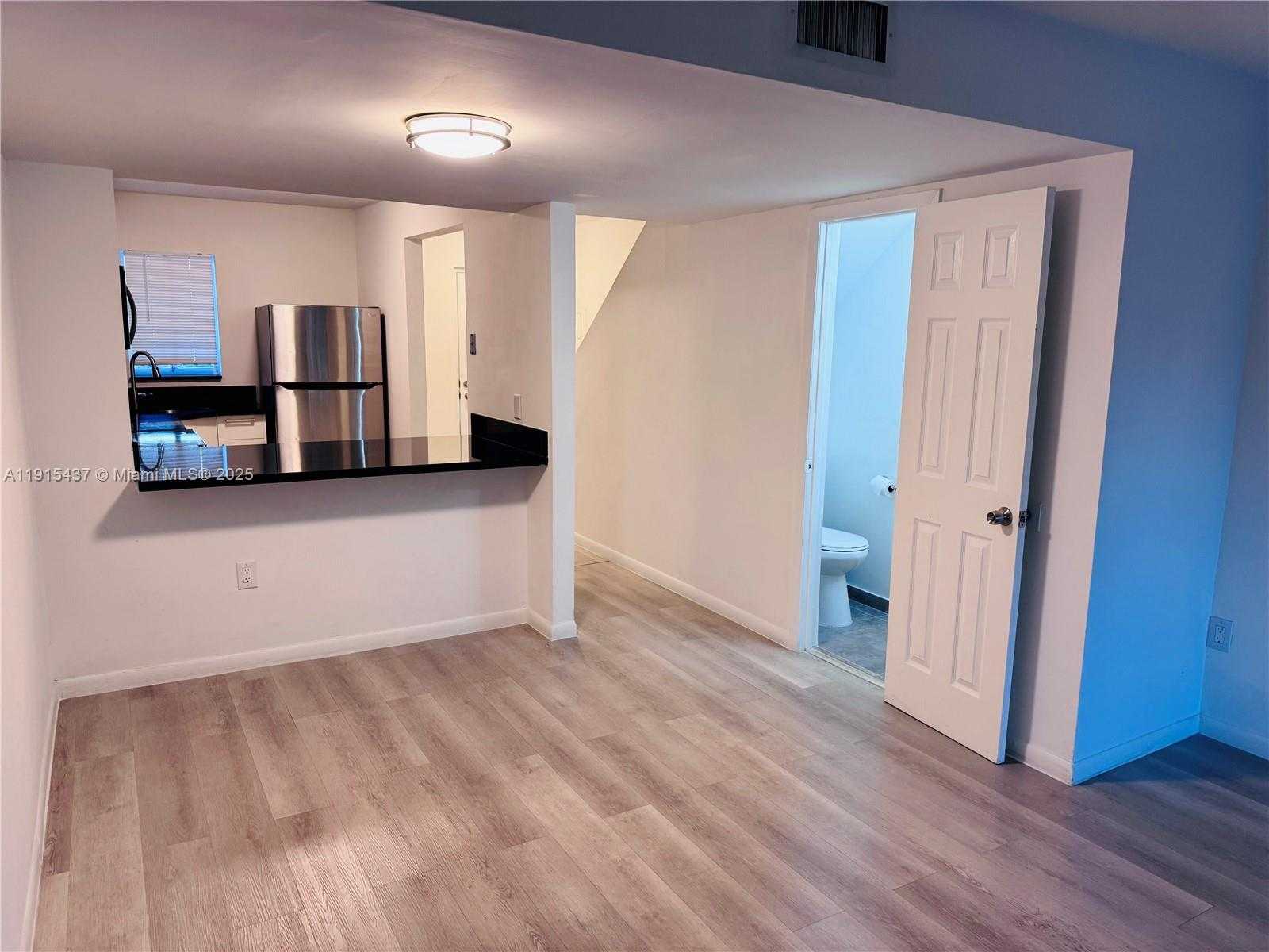 Small Image of 2660 WEST 76TH ST #207, Hialeah Number 6