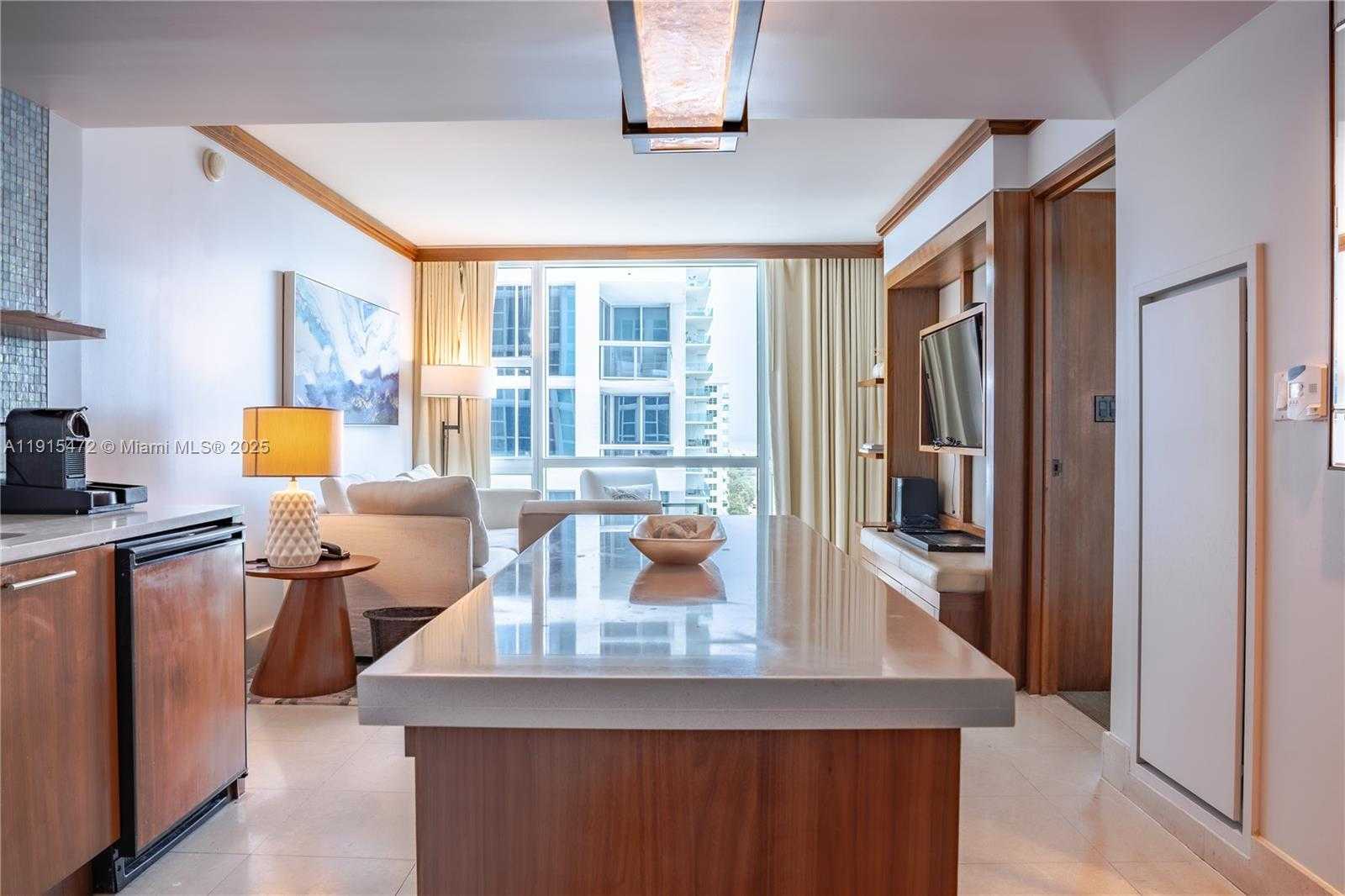 Small Image of 6801 COLLINS AVE #1002, Miami Beach Number 11