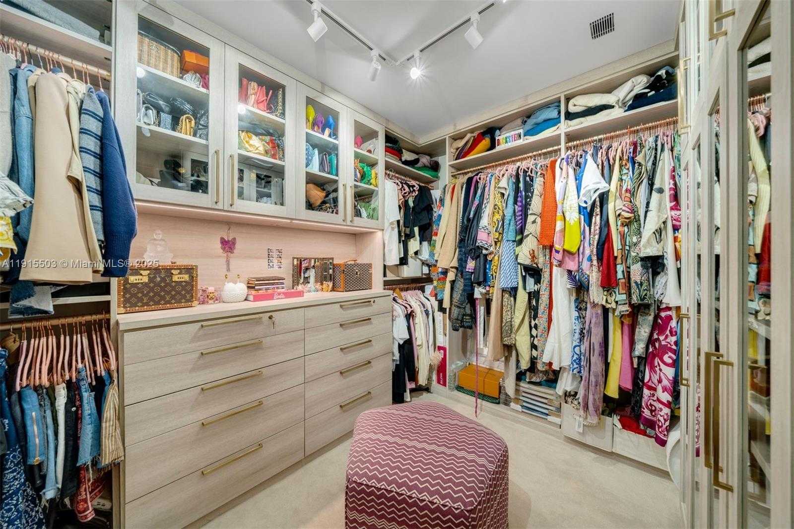 Small Image of 1413 SUNSET HARBOUR DR #208, Miami Beach Number 10