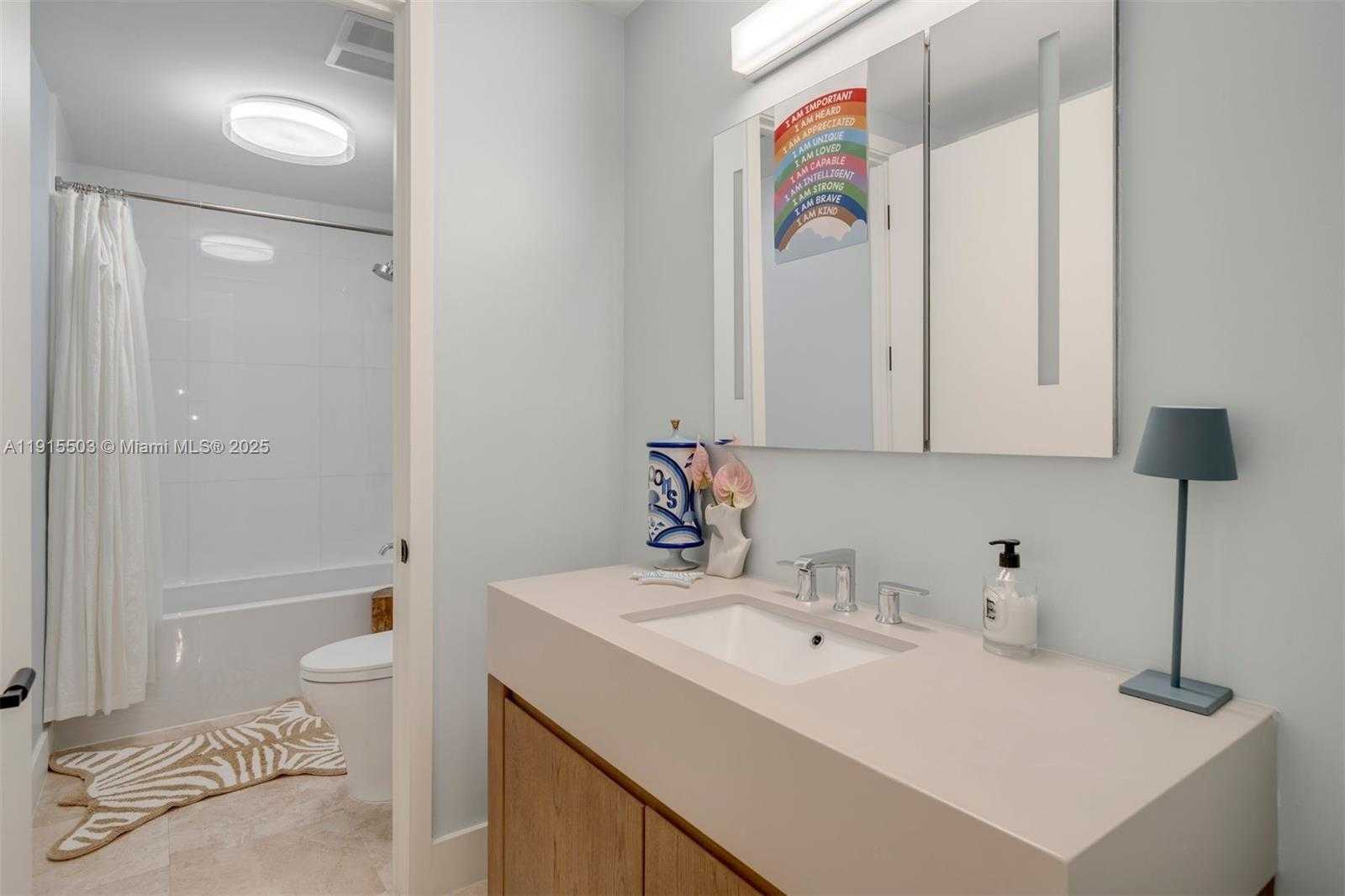 Small Image of 1413 SUNSET HARBOUR DR #208, Miami Beach Number 13