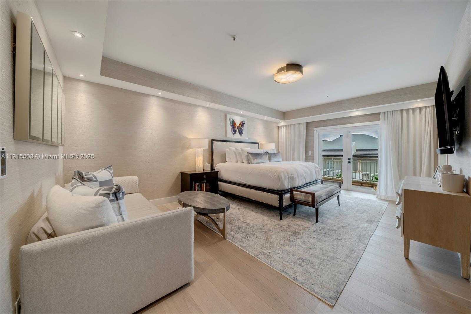 Small Image of 1413 SUNSET HARBOUR DR #208, Miami Beach Number 6