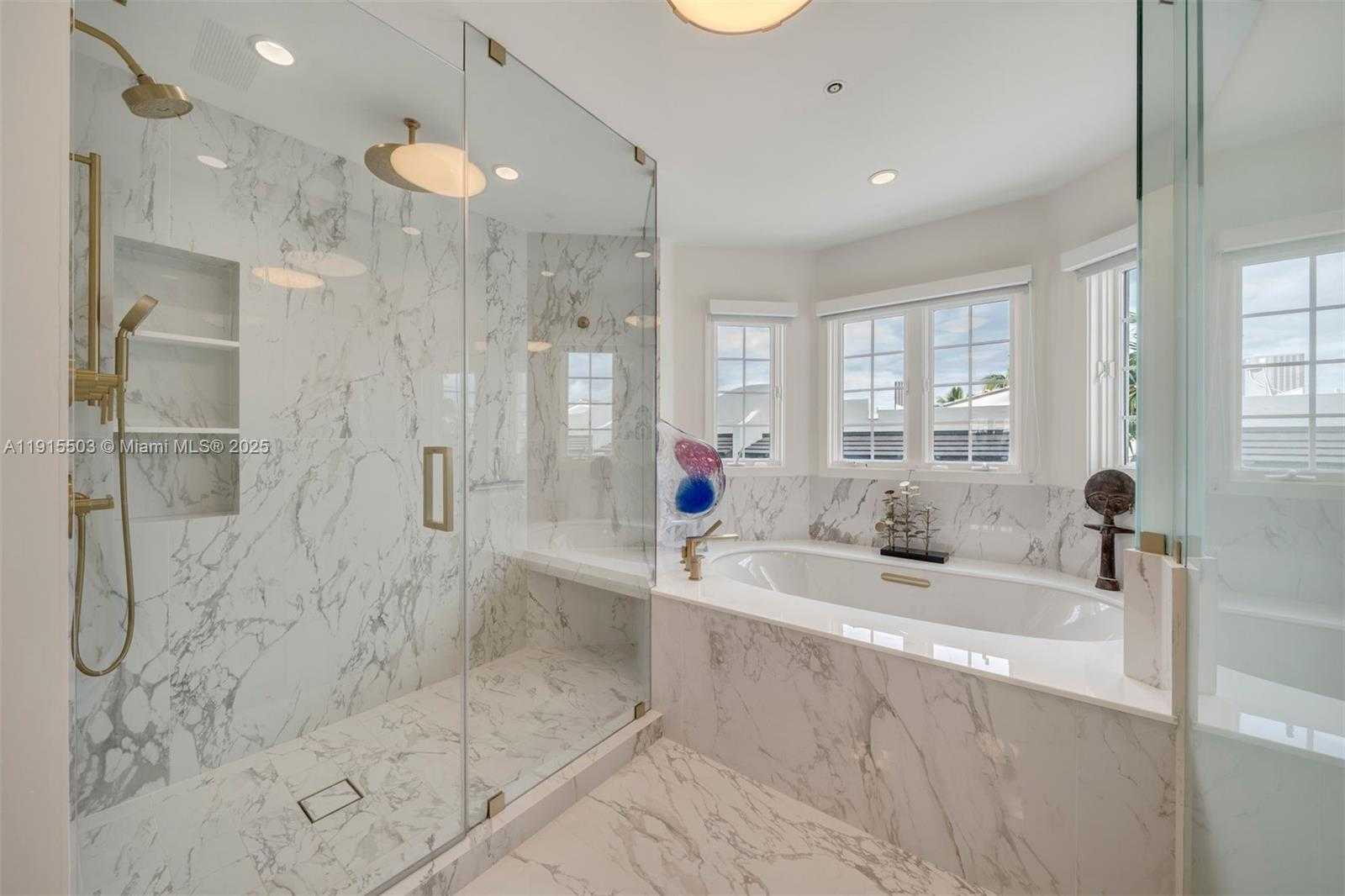 Small Image of 1413 SUNSET HARBOUR DR #208, Miami Beach Number 7