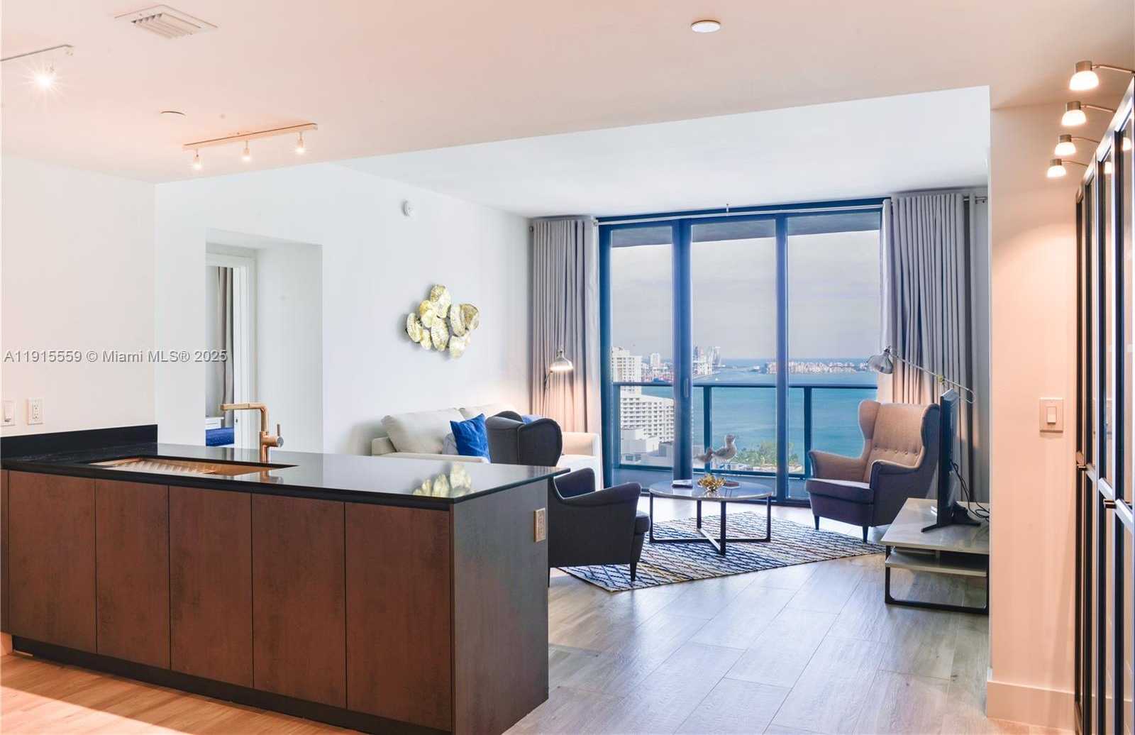 Small Image of 1010 BRICKELL AVE #3002, Miami Number 5