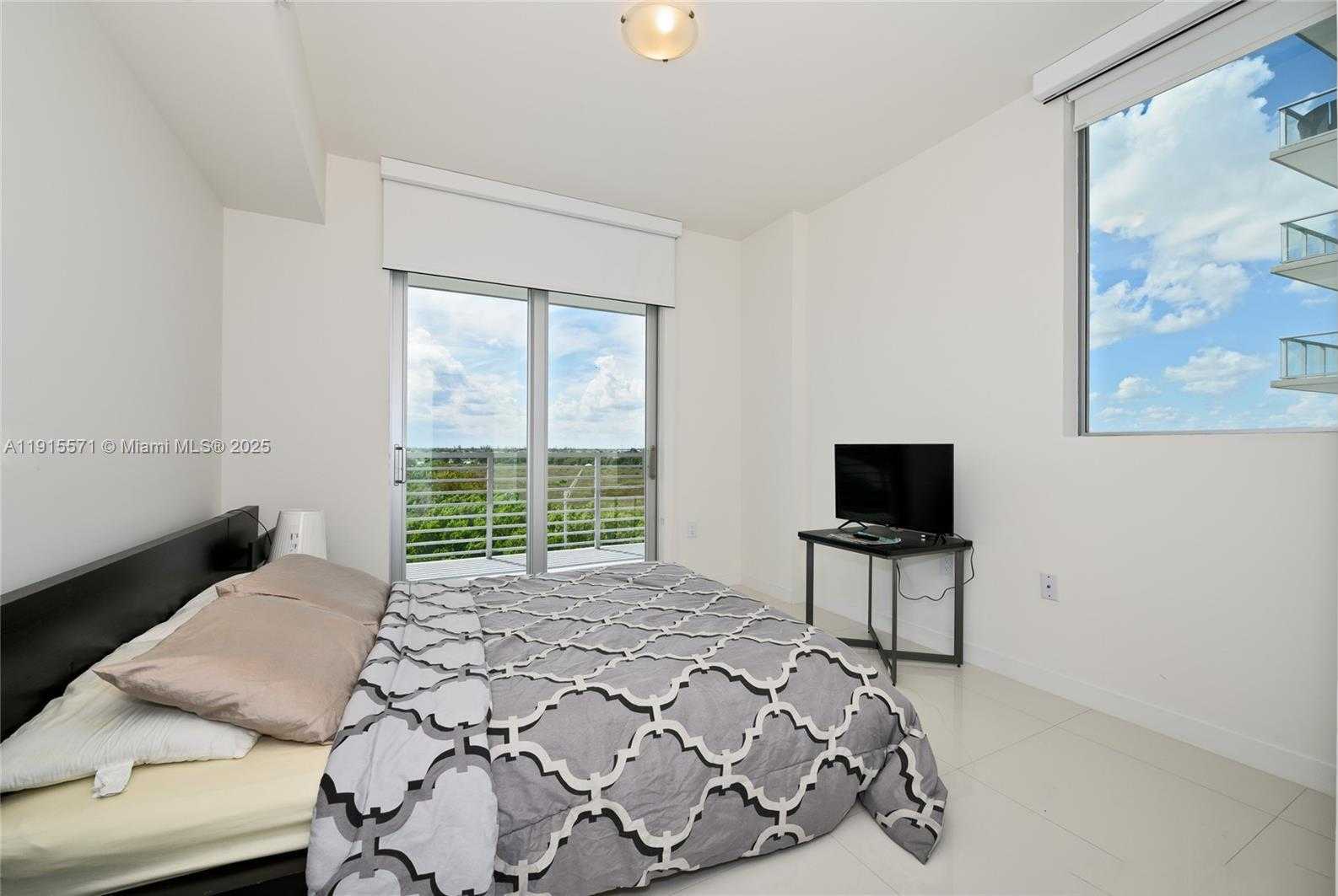 Small Image of 7661 NORTH WEST 107TH AVE #514, Doral Number 14