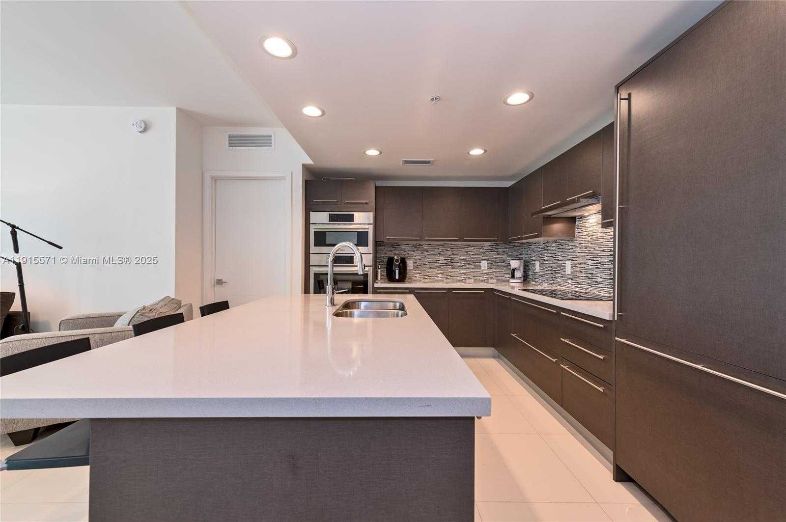 Small Image of 7661 NORTH WEST 107TH AVE #514, Doral Number 18