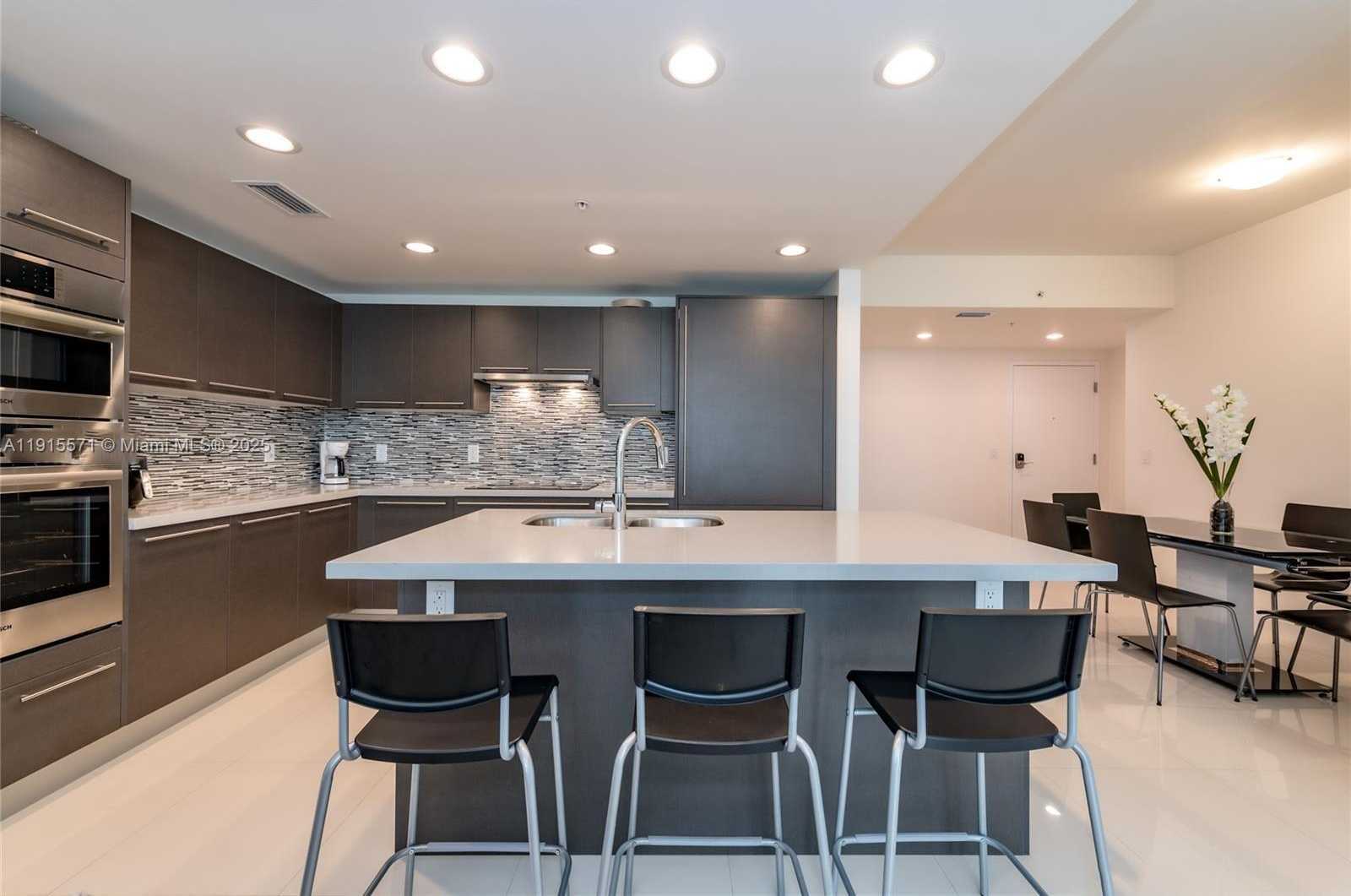 Small Image of 7661 NORTH WEST 107TH AVE #514, Doral Number 19