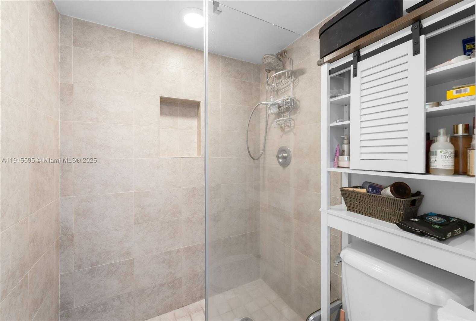 Small Image of 1450 BRICKELL BAY DR #812, Miami Number 12