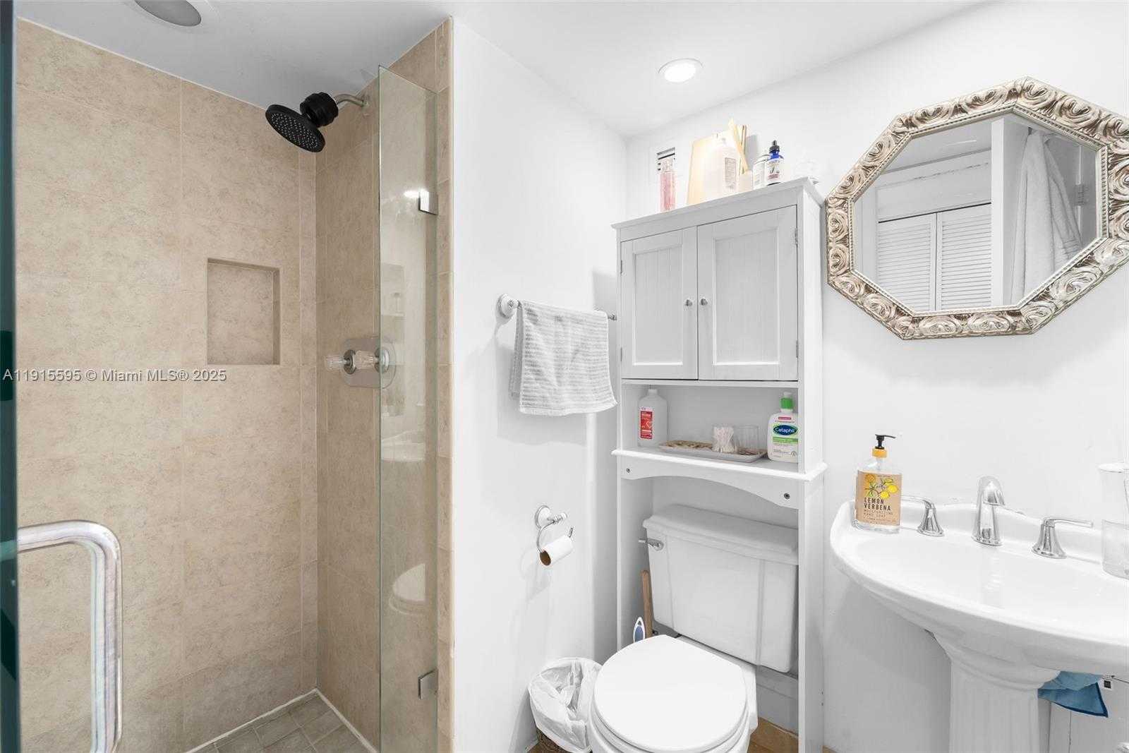 Small Image of 1450 BRICKELL BAY DR #812, Miami Number 13