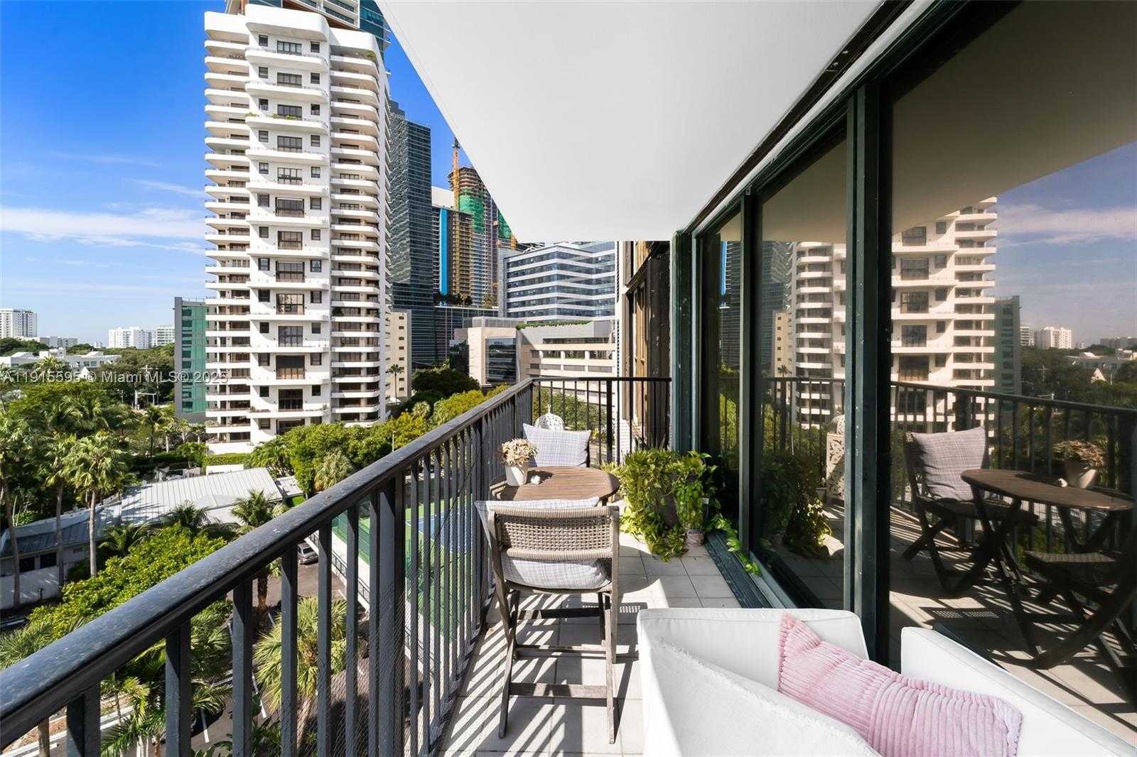Small Image of 1450 BRICKELL BAY DR #812, Miami Number 16