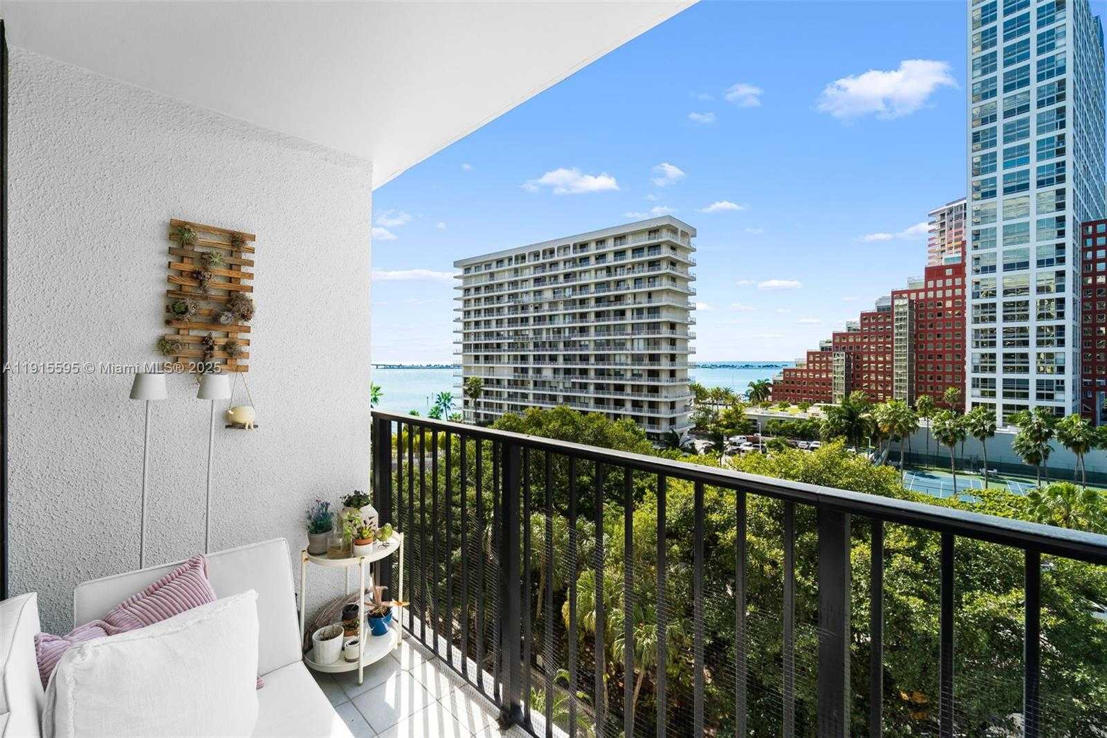 Small Image of 1450 BRICKELL BAY DR #812, Miami Number 18