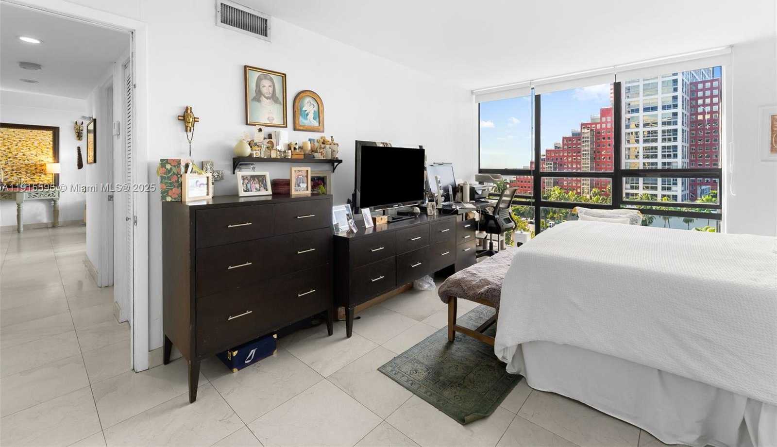 Small Image of 1450 BRICKELL BAY DR #812, Miami Number 8