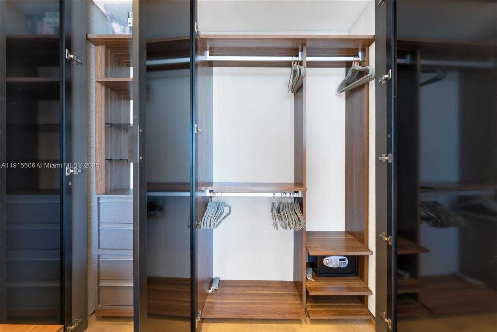 Small Image of 18975 COLLINS AVE #1002, Sunny Isles Beach Number 24