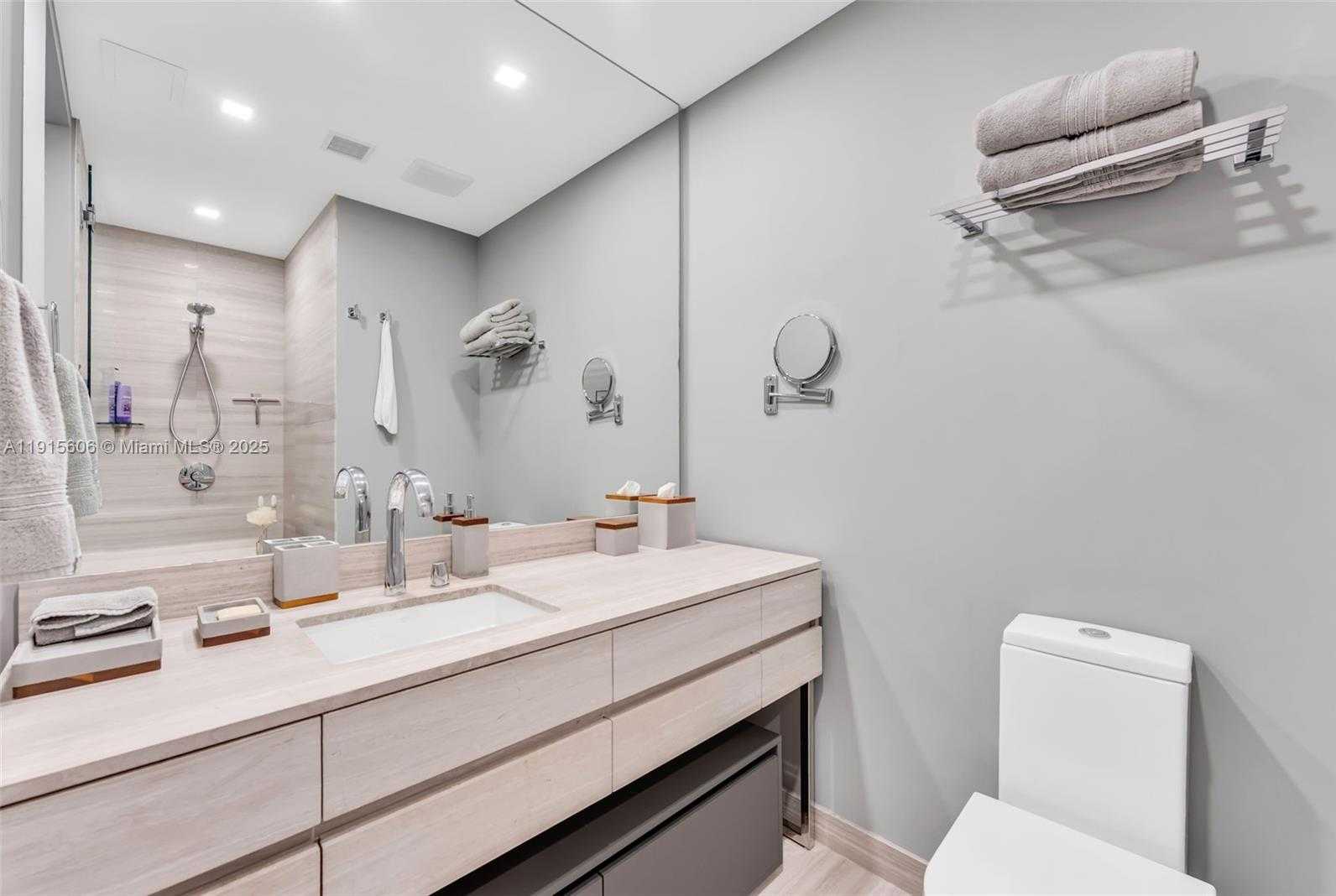 Small Image of 18975 COLLINS AVE #1002, Sunny Isles Beach Number 27