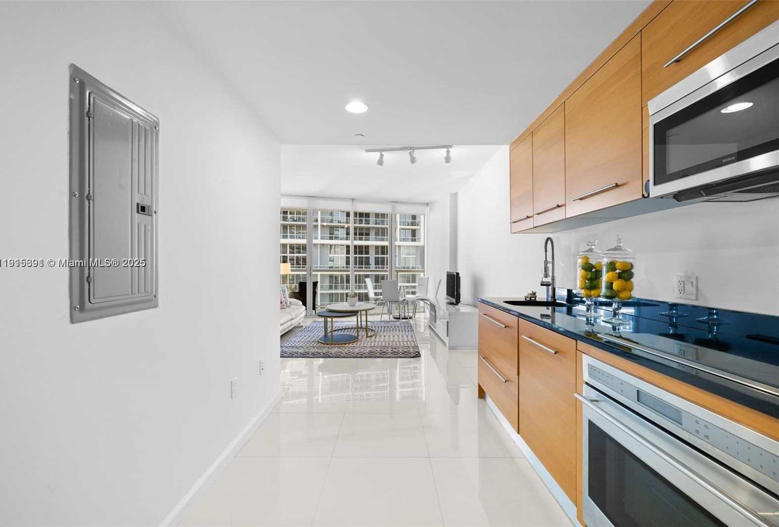 Small Image of 495 BRICKELL AVE #2206, Miami Number 39