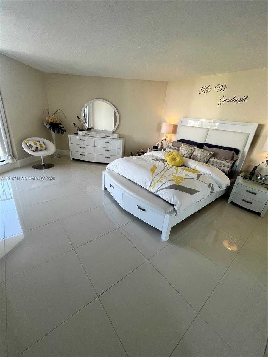 Imagen de Pequeño Objeto