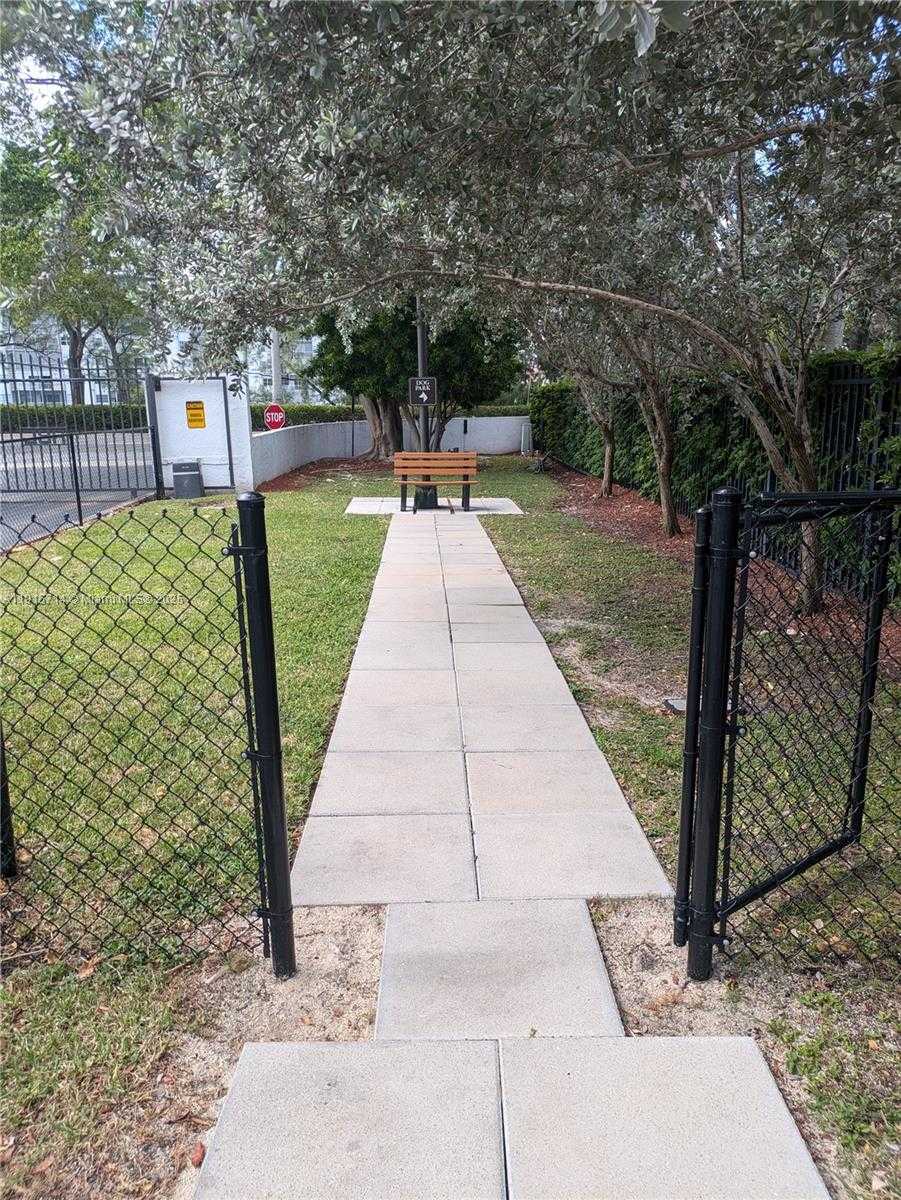 Imagen de Pequeño Objeto