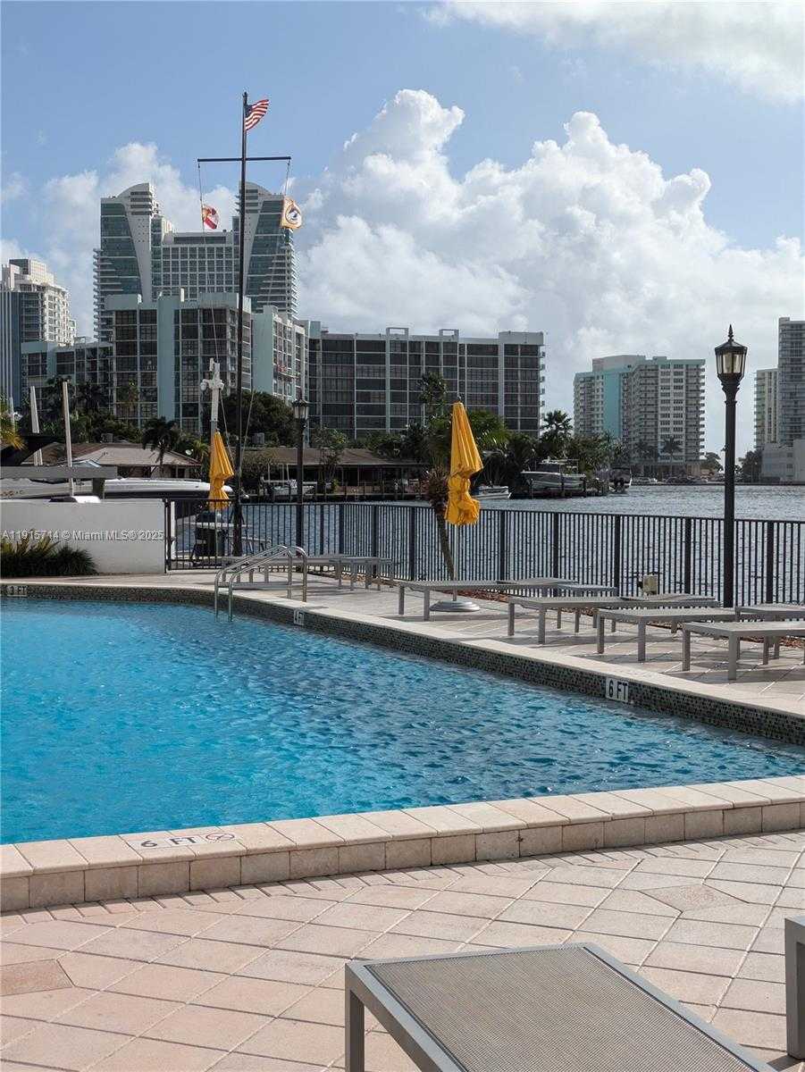 Imagen de Pequeño Objeto