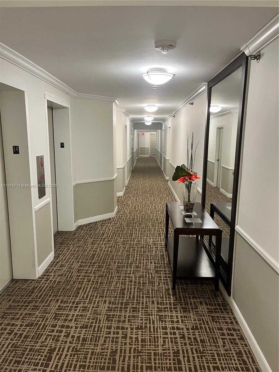 Imagen de Pequeño Objeto