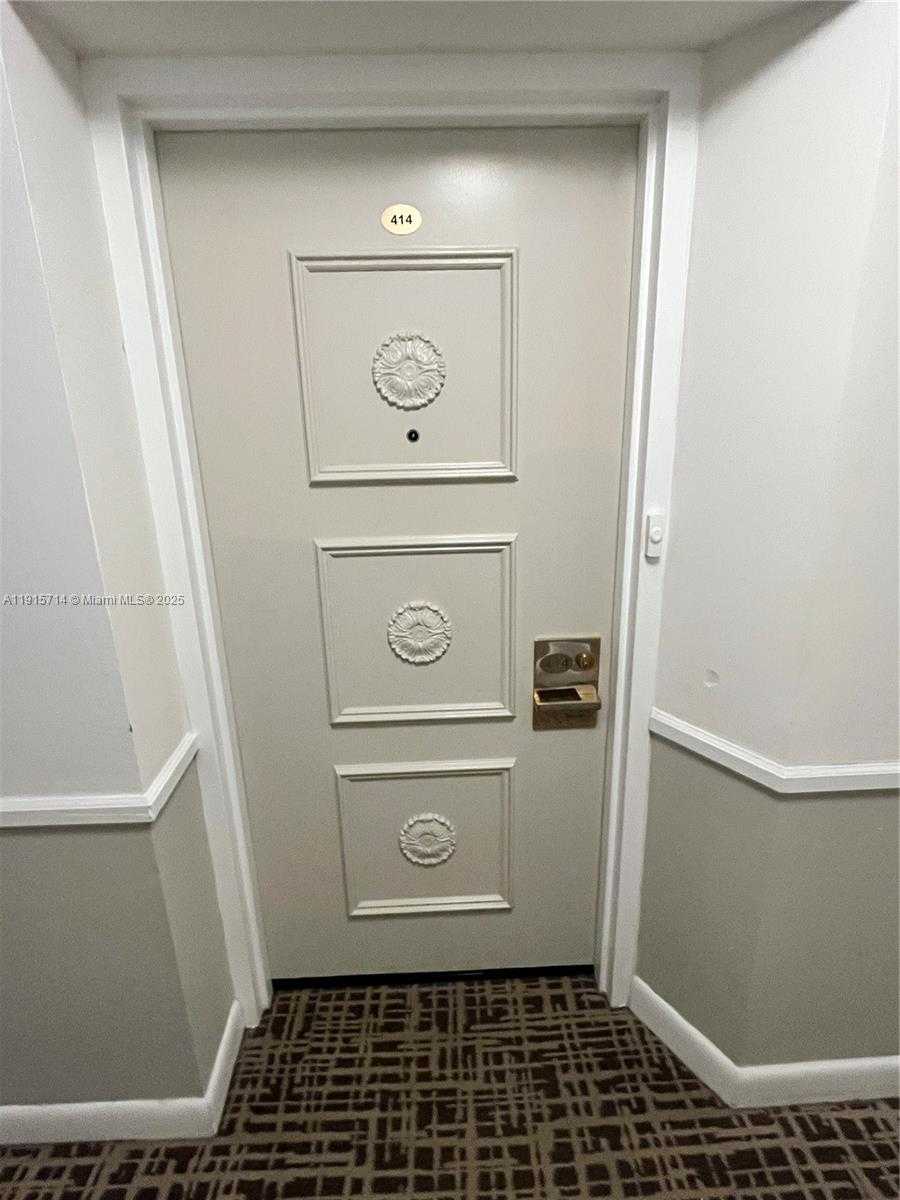 Imagen de Pequeño Objeto