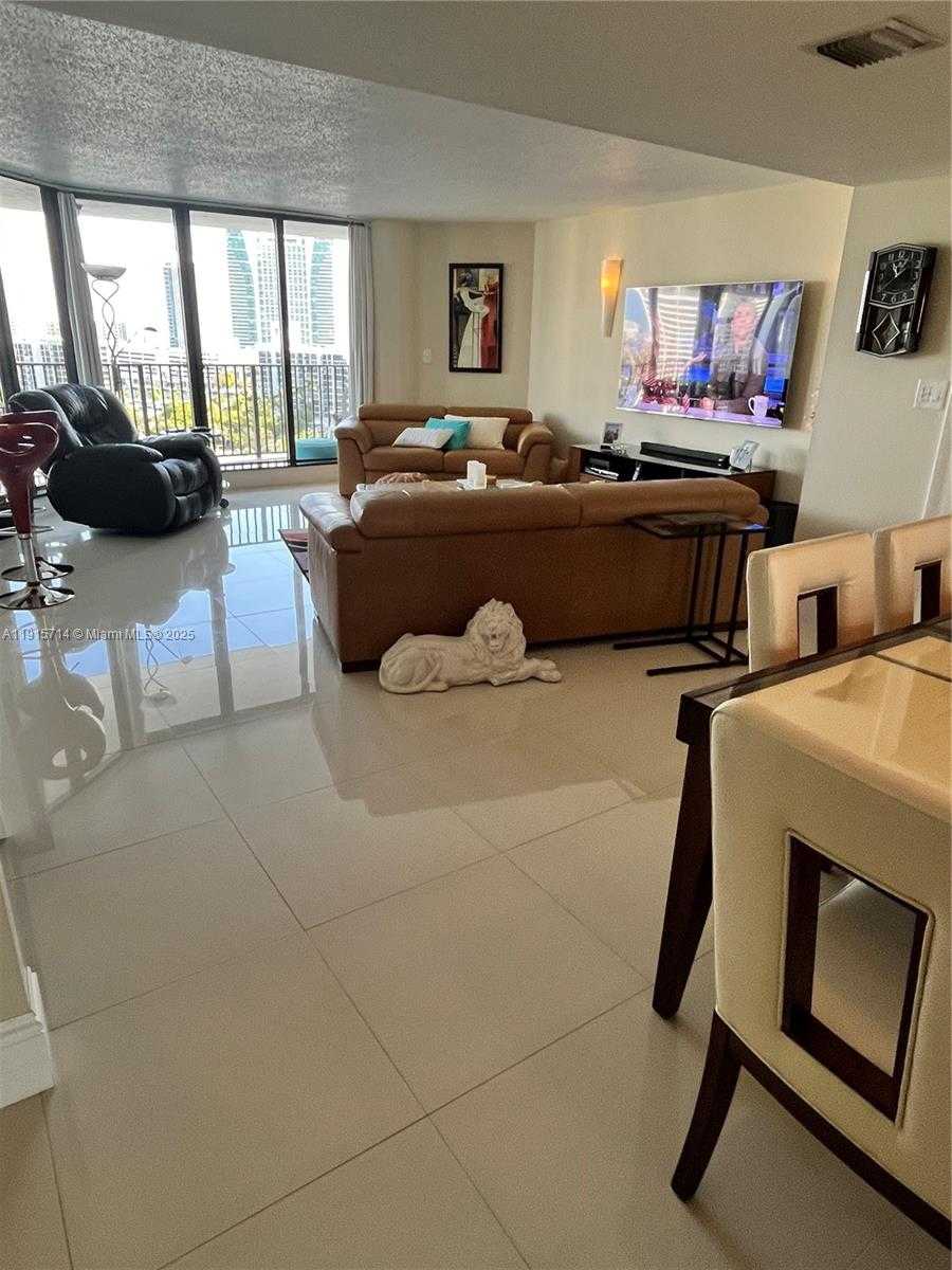 Imagen de Pequeño Objeto